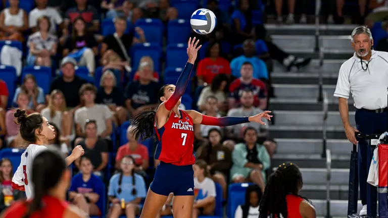 Owls Earn Four-Set Road Win at North Texas
