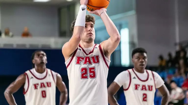 Owls Travel to East Lansing to Face the No. 20 Spartans