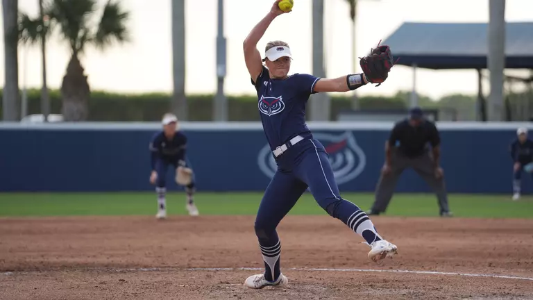 Schlotterbeck Signed with Texas Monarchs