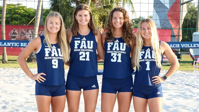 No. 18 Sandy Owls host Beach Burrow Bash for Senior Weekend