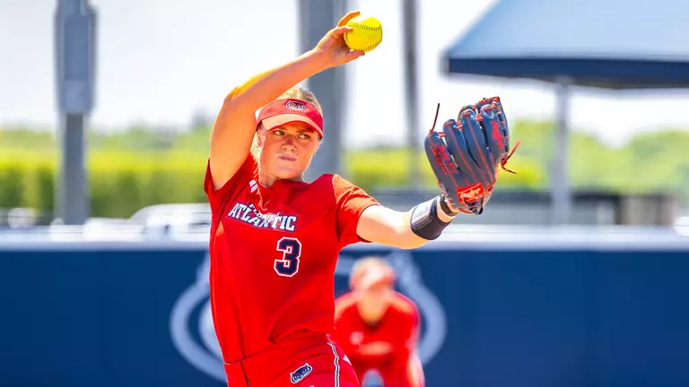 Schlotterbeck Ranked No. 2 in Softball America Two-Way Rankings