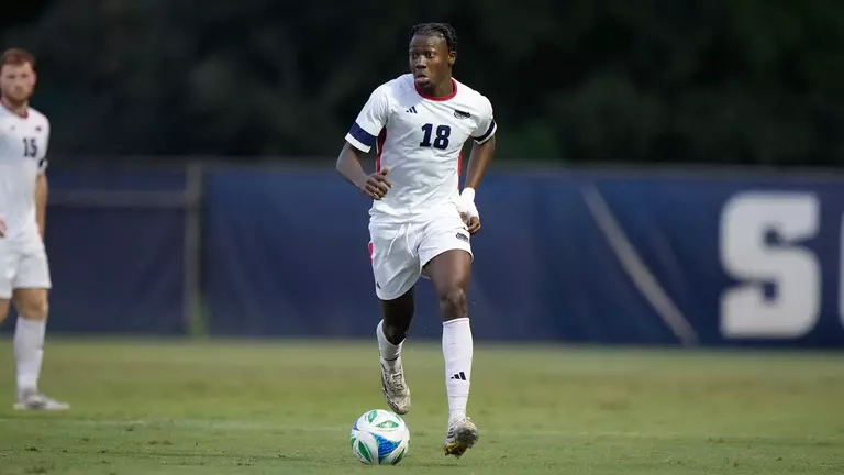 Owls Shut Out Memphis to Run Win Streak to Five