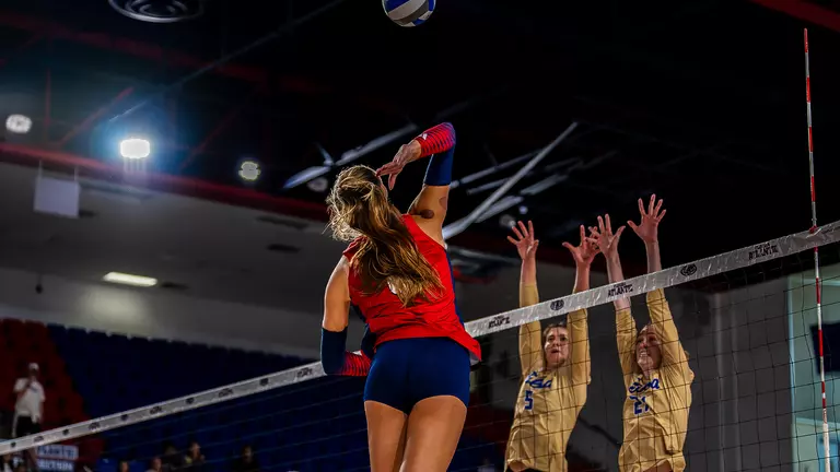 Owls Drop Three-Setter at Rice