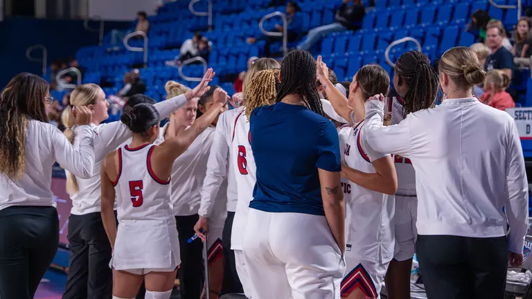 Owls Fall in Conference Opener to North Texas