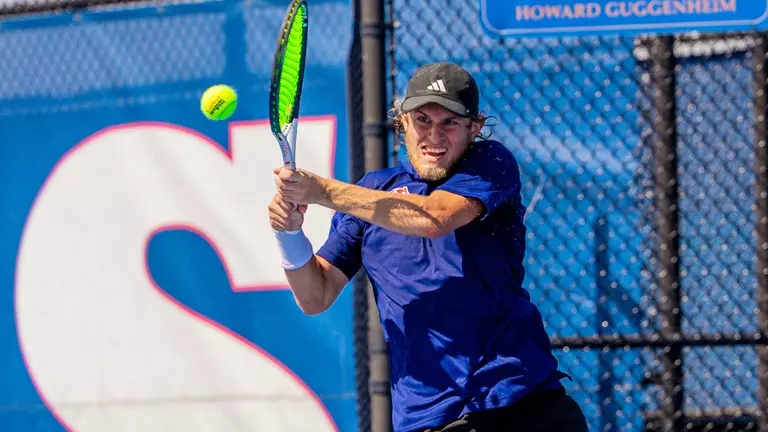 No. 68 Men’s Tennis Upsets No. 49 Memphis 4-2