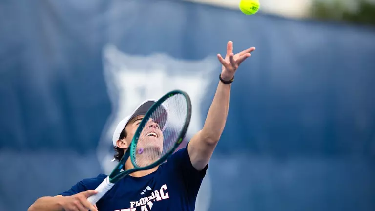 No. 70 Owls Take Seven-Match Winning Streak on the Road