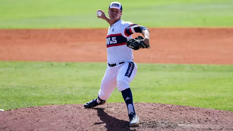 Owls Take Series Finale Over USF