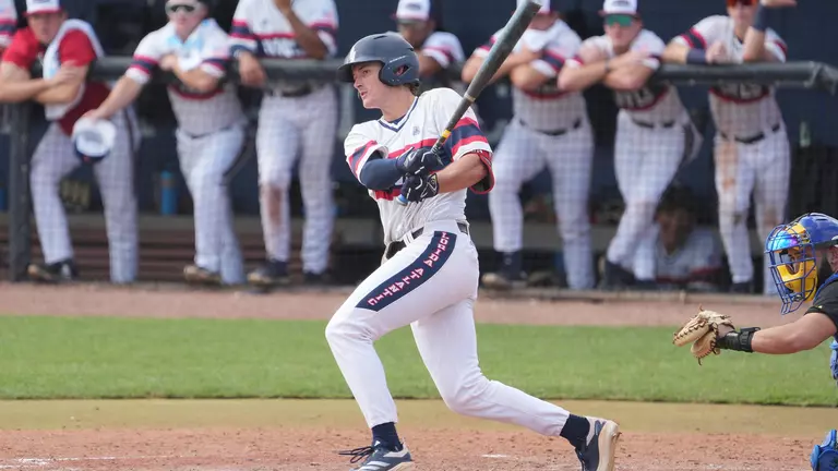 Owls Score Five in the Ninth to Walk Off FGCU