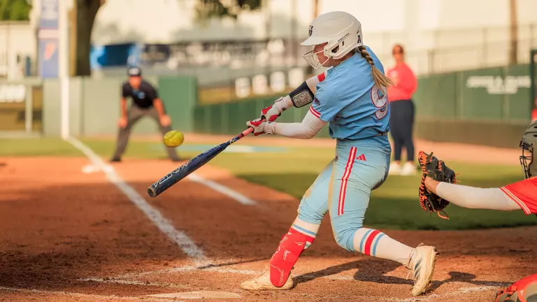 No. 2-Seed Florida Atlantic’s Season Comes to a Close at Gainesville Regional