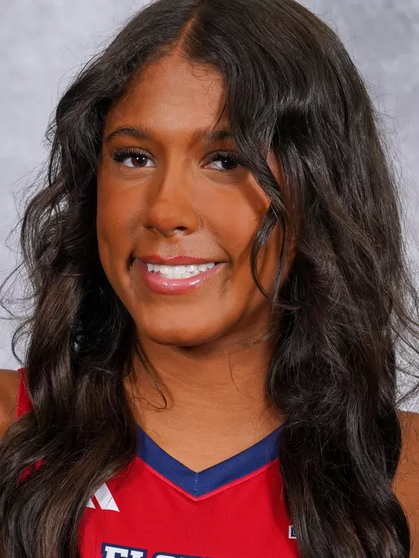 2025 Florida Atlantic Volleyball Headshots - Kierstin Bevelle