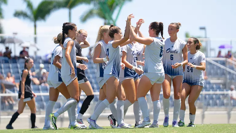 Owls Come Out with Victory in Jacksonville; First Career Win for Hogate