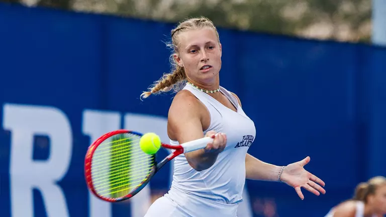 Owls Beat Syracuse 6-1 in Home Opener