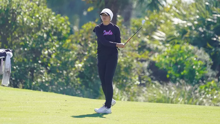 Owls in Contention After Day One at Paradise Invite