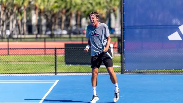 Owls Fall 4-3 in Three Hour Match