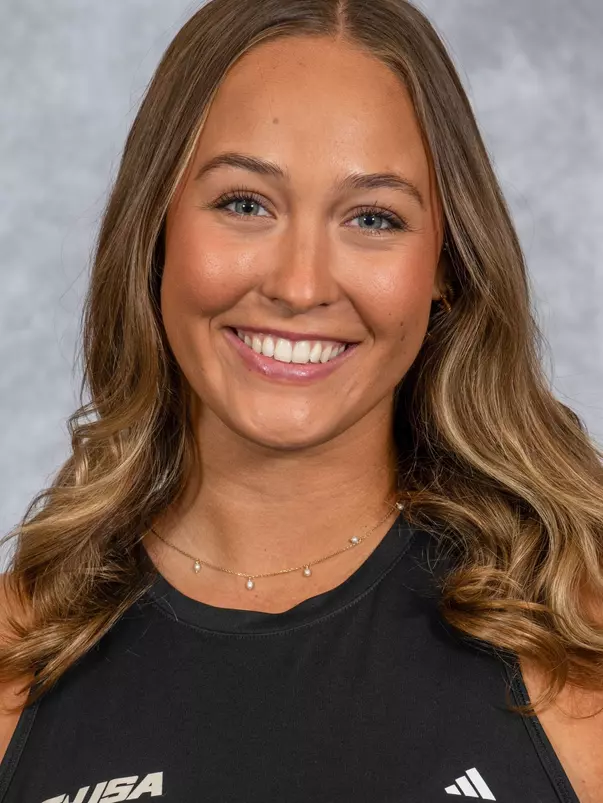 2026 Florida Atlantic BVB Headshots - Shayna Wolf