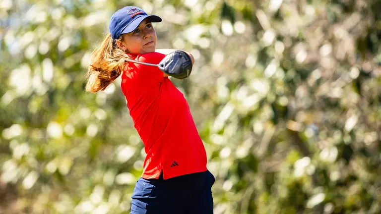 Cox, Alblas Under Par After Day One in Phoenix