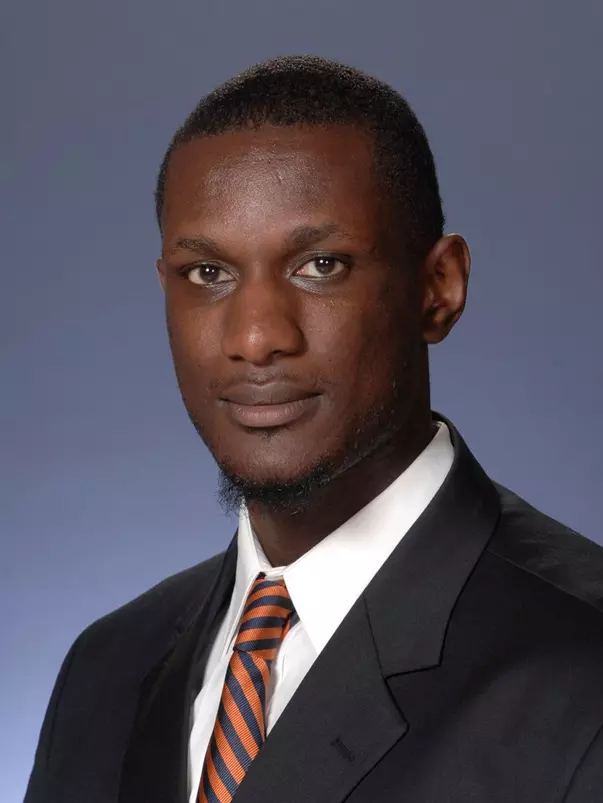 Nnanna Egwu Headshot - 2014-15