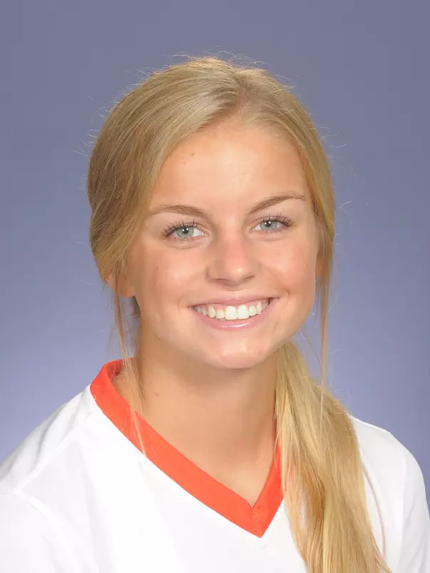 Maggie Hillman 2017 Headshot