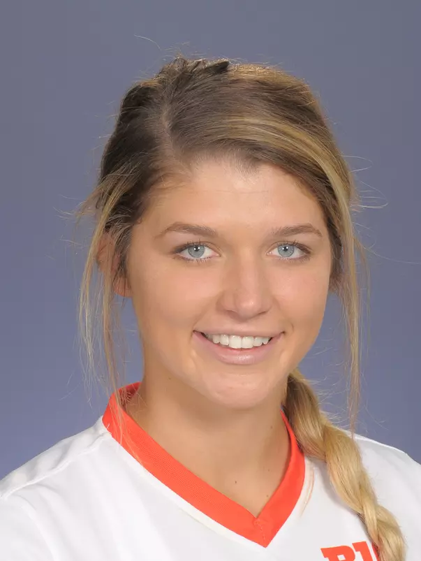 Caroline Ratz 2017 Headshot