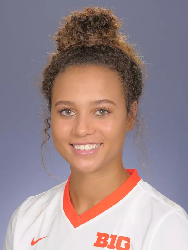 Arianna Veland 2017 Headshot