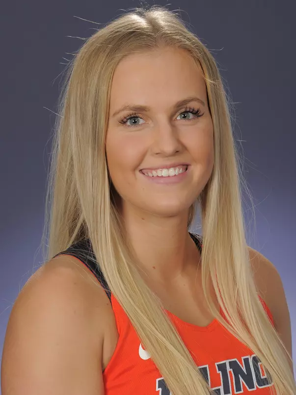 Petra Holesinska headshot