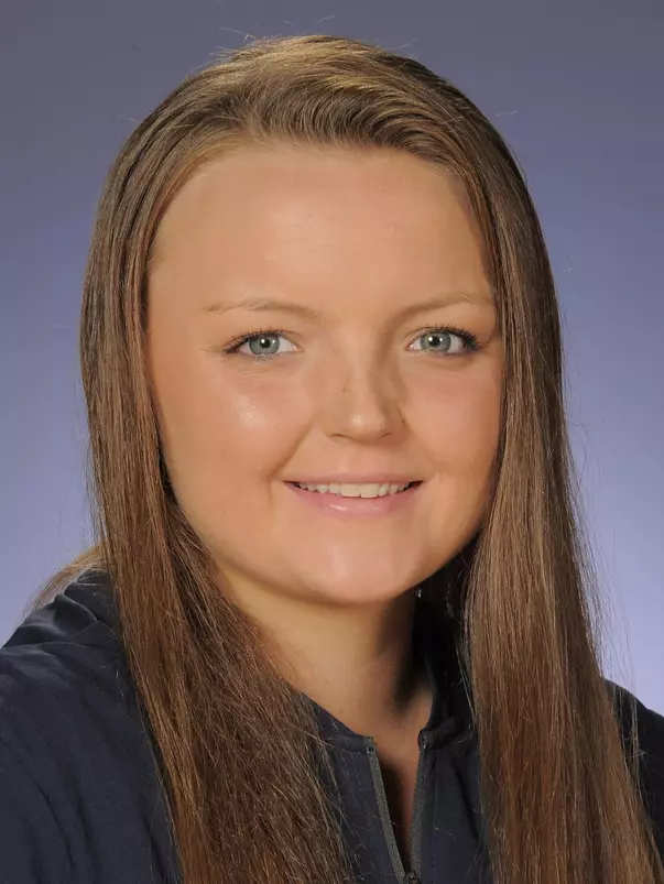 SWD Caroline Hippen 18-19 Headshot
