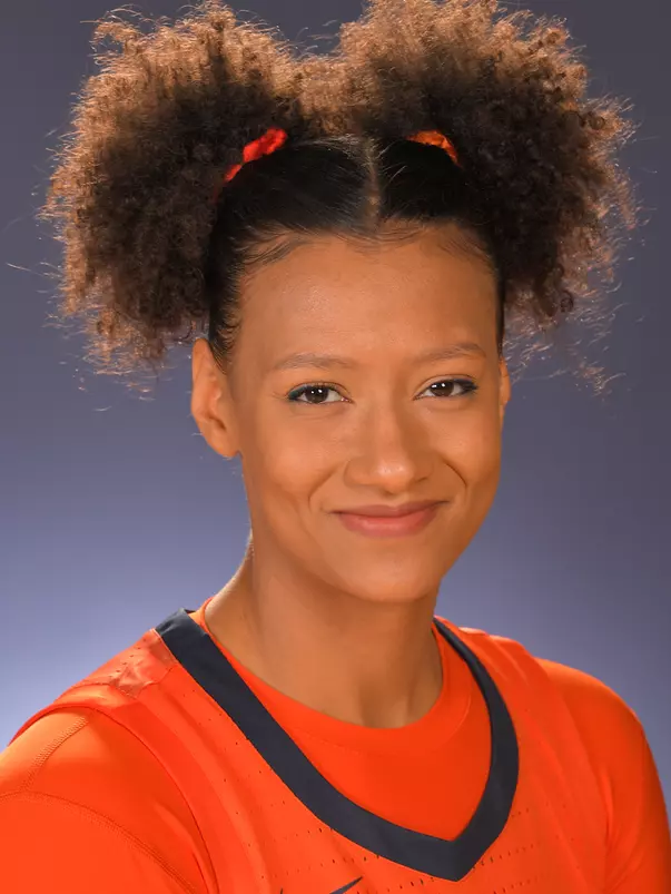 Eva Rubin 2020-21 Head Shot
