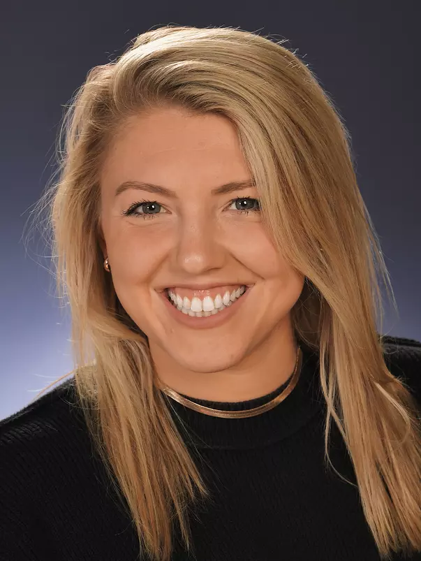 Jenn Dynis 2020-21 Head Shot