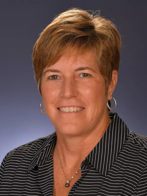 Dianna Pasley 2020-21 Head Shot