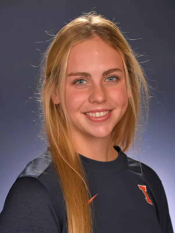 Isabelle Packard 2020-21 Headshot