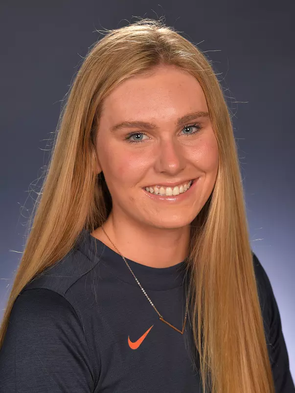 Lily Olson 2020-21 Headshot