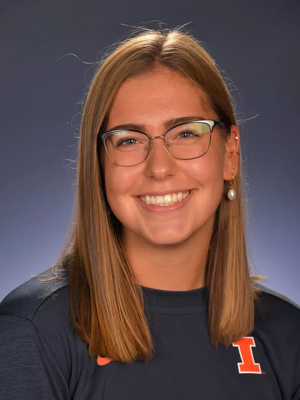 Gabrielle Loeck 2020-21 Headshot