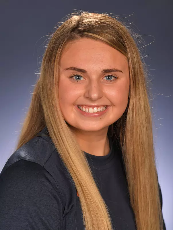 Lizzie Gile 2020-21 Headshot