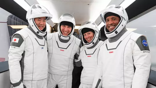 Former Illini Football Captain Hopkins Returns to Space