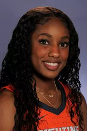 Lyric Robins head shot_2021-22