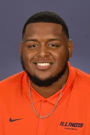 Vederian Lowe Headshot 2021