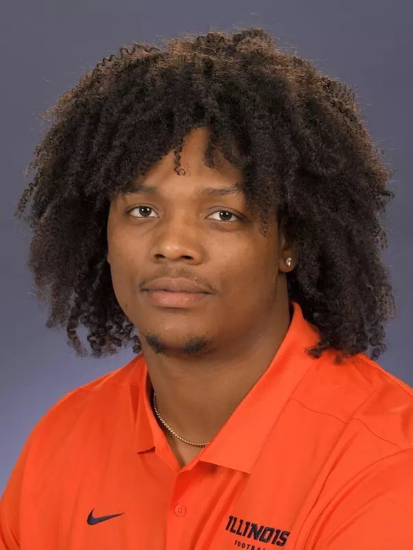 Julian Pearl Headshot 2021