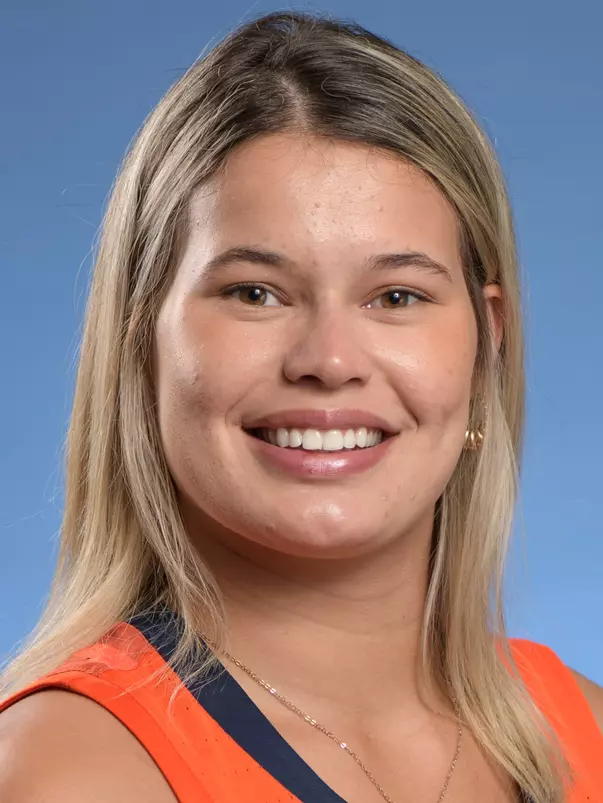 Geovana Lopes 2022-23 headshot