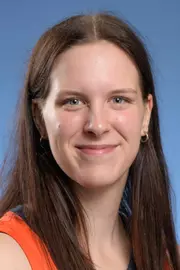 Liisa Taponen 2022-23 headshot