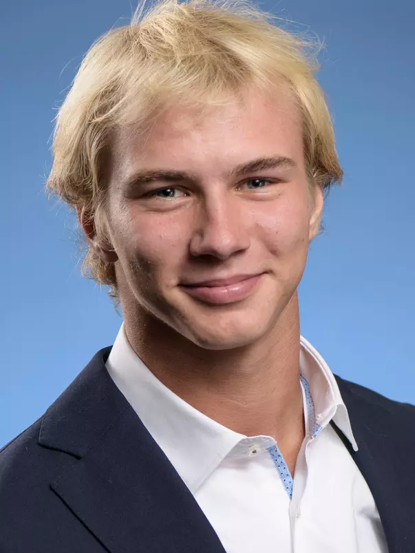 Gabe Guz headshot 2022