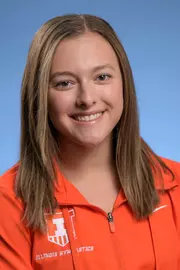 Julia Waight headshot 2022