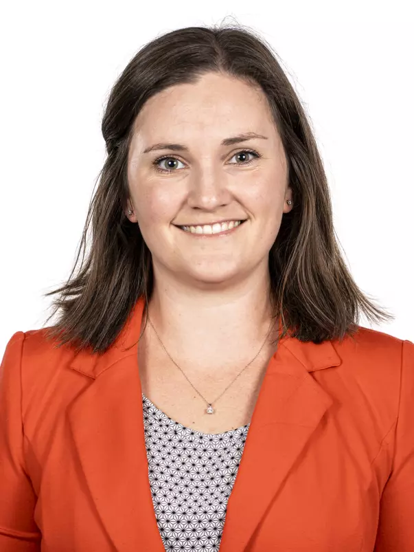 CHAMPAIGN, IL- October 02, 2023 - Illinois Assistant Athletic Trainer Anne Danbury headshot taken at the Bielfeldt Athletics Administration Building in Champaign, IL. Photo By Kevin Snyder