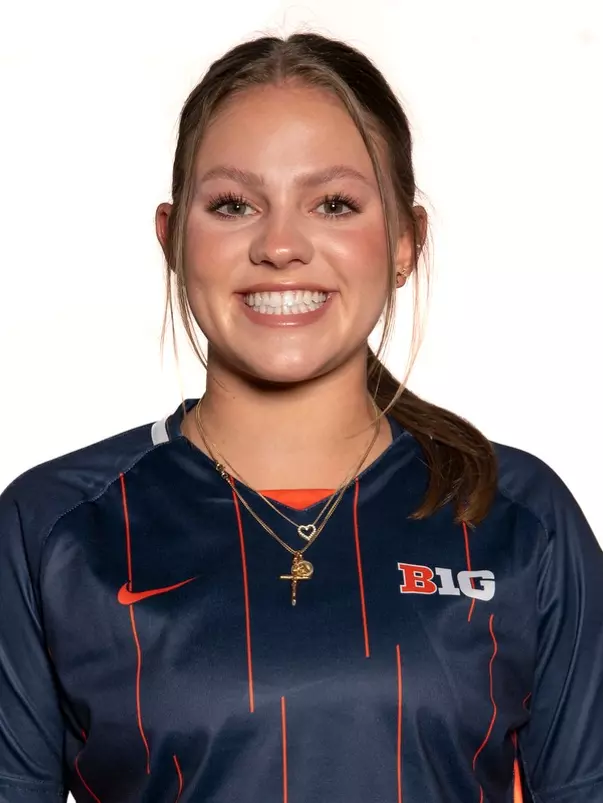 CHAMPAIGN, IL - August 07, 2023 - Illinois Midfielder Kennedy Berschel (#32) headshot taken during the 2023 Production Day at the Susan and Clint Atkins Baseball Training Center in Champaign, IL. Photo By Kevin Snyder