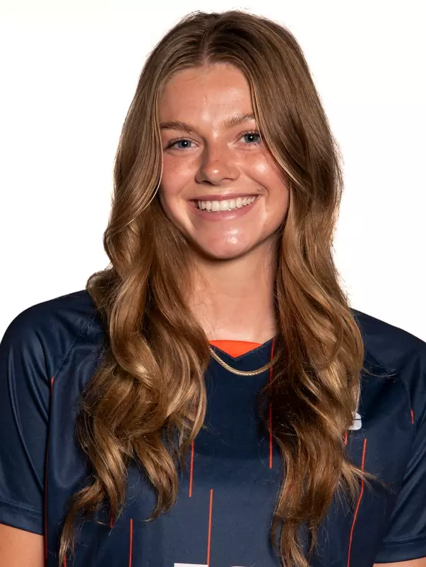 CHAMPAIGN, IL - August 07, 2023 - Illinois Forward Sarah Foley (#18) headshot taken during the 2023 Production Day at the Susan and Clint Atkins Baseball Training Center in Champaign, IL. Photo By Kevin Snyder