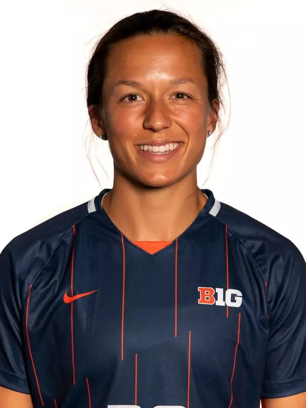 CHAMPAIGN, IL - August 07, 2023 - Illinois Forward Makena Silber (#20) headshot taken during the 2023 Production Day at the Susan and Clint Atkins Baseball Training Center in Champaign, IL. Photo By Kevin Snyder