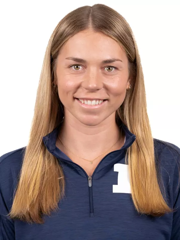 CHAMPAIGN, IL - August 20, 2023 - Illinois’s Josie Frazier headshot taken during 2023 Olympic Sport Headshot Day in the Hall of Fame room of Bielfeldt Athletics Administration Building in Champaign, IL. Photo By Kevin Snyder