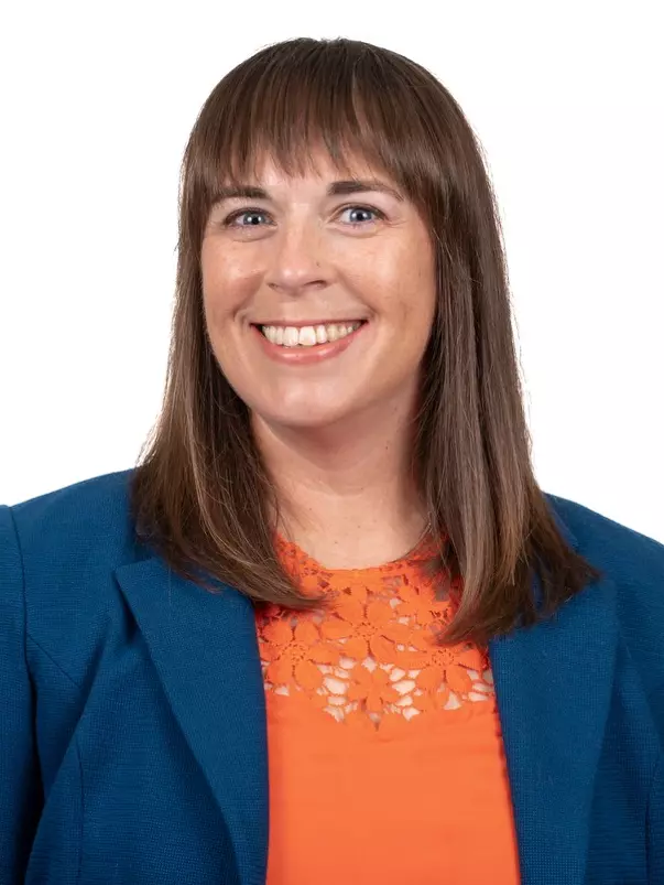 Julia Abel 2023 Headshot