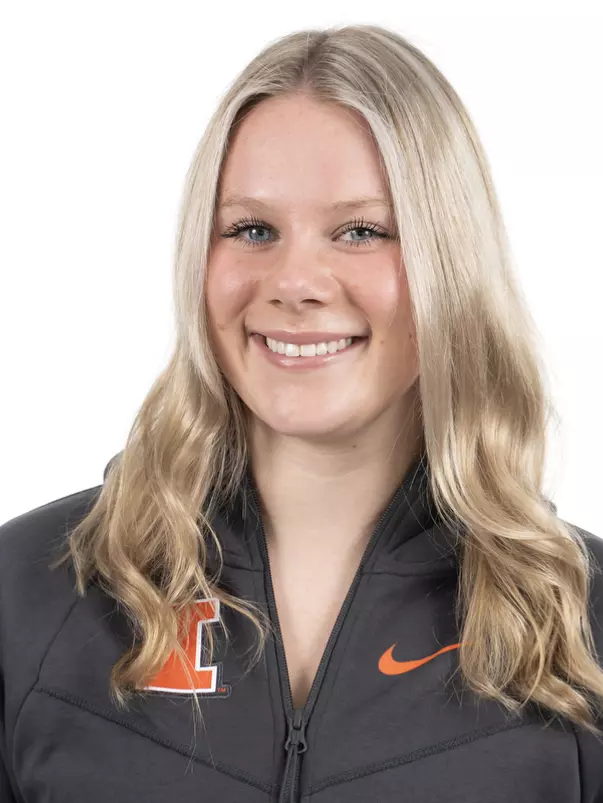 CHAMPAIGN, IL - September 04, 2023 - Illinois Swimmer Gwen Bakker headshot taken during 2023-2024 Production Day at Fighting Illini Center for Excellence in Champaign, IL. Photo By Kevin Snyder