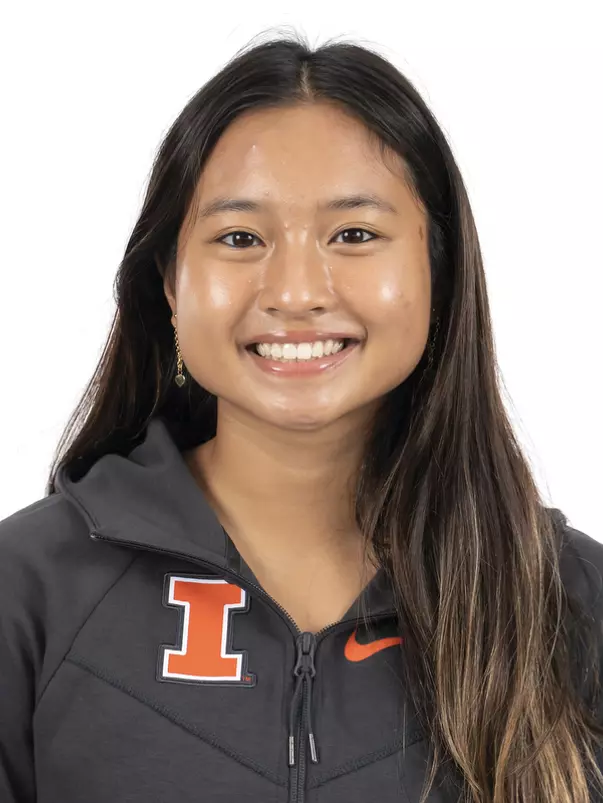CHAMPAIGN, IL - September 04, 2023 - Illinois Diver Hannah Hong headshot taken during 2023-2024 Production Day at Fighting Illini Center for Excellence in Champaign, IL. Photo By Kevin Snyder