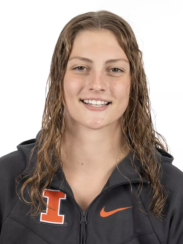 CHAMPAIGN, IL - September 04, 2023 - Illinois Swimmer Molly Yetter headshot taken during 2023-2024 Production Day at Fighting Illini Center for Excellence in Champaign, IL. Photo By Kevin Snyder